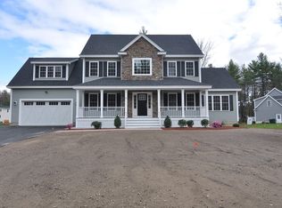 19 Bacon St, Pepperell, MA 01463