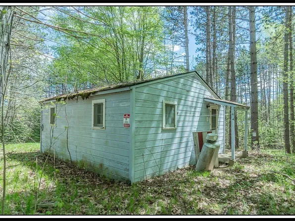 W7699 North St, Wausaukee, WI 54177