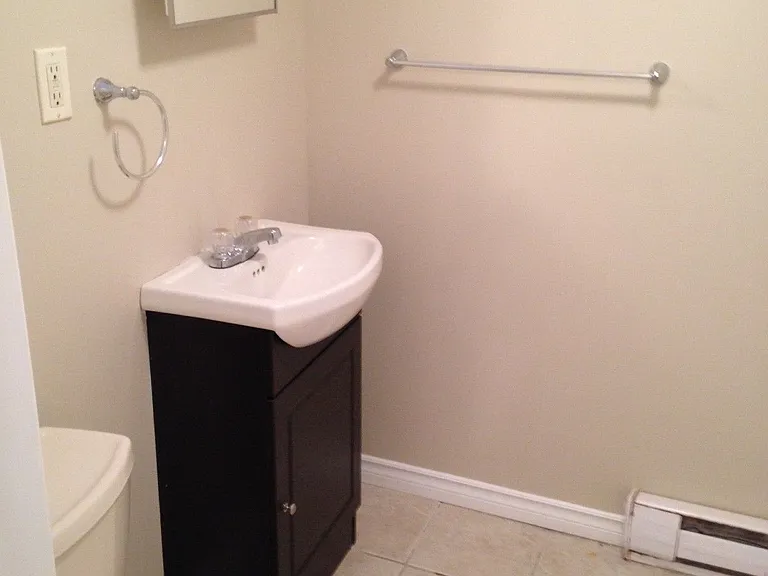 128 Ranee Ave #BASEMENT — Photo 4