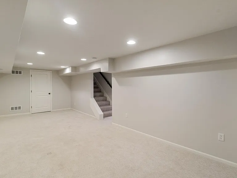 7343 Rosewood St — Photo 35