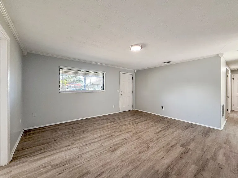 7740 Arble Dr — Photo 7