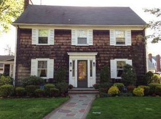 172 Roxbury Rd, Garden City, NY 11530