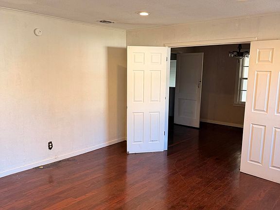 5th image of 3851 36th St