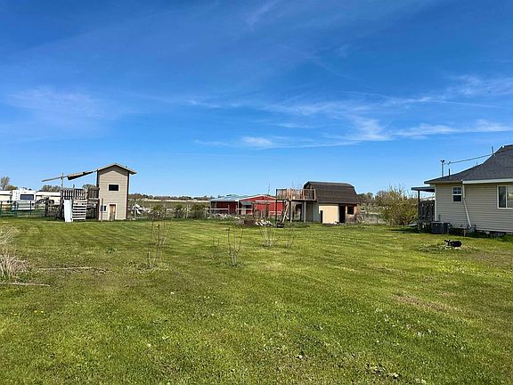 5th image of 218 W Reservation Rd