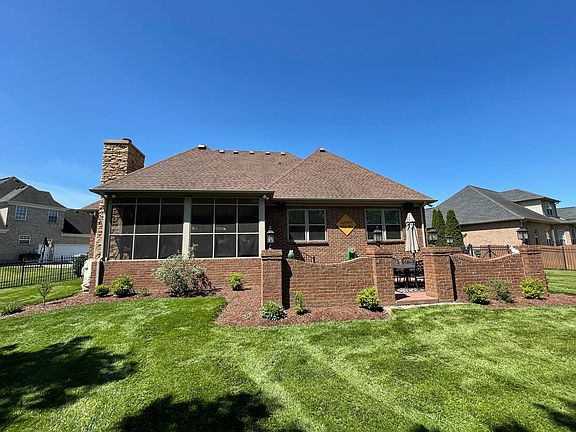 4th image of 2252 Westwood Dr