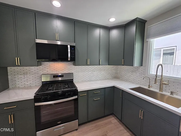 6829 Murietta Ave — Photo 2