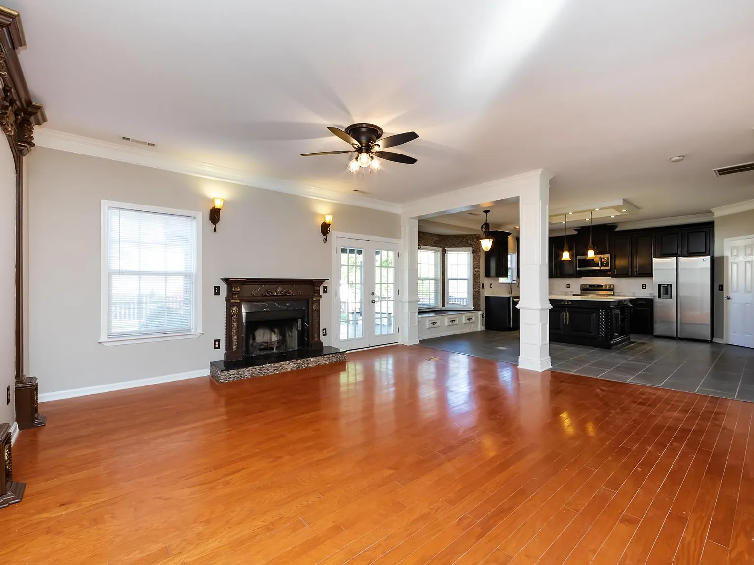 5 bed, 3026 sqft, $3,350 — Photo 3