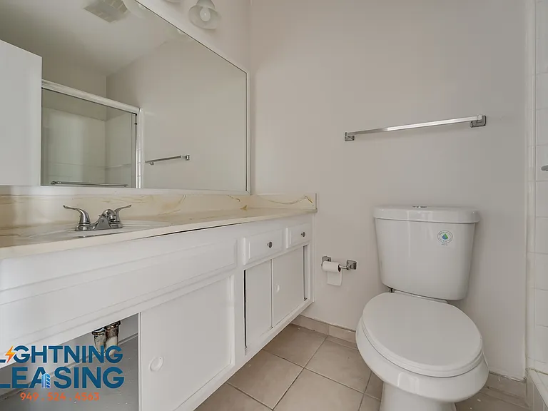815 S Shenandoah St #302 — Photo 17