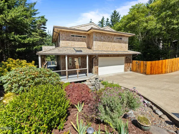 920 NW Highland Cir, Waldport, OR 97394