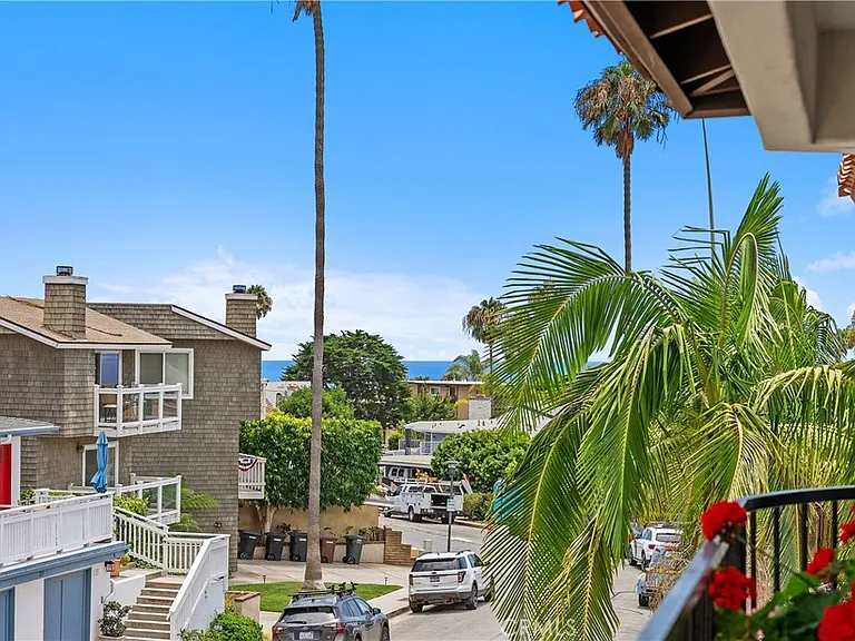 210 Avenida Montalvo #4 — Photo 28