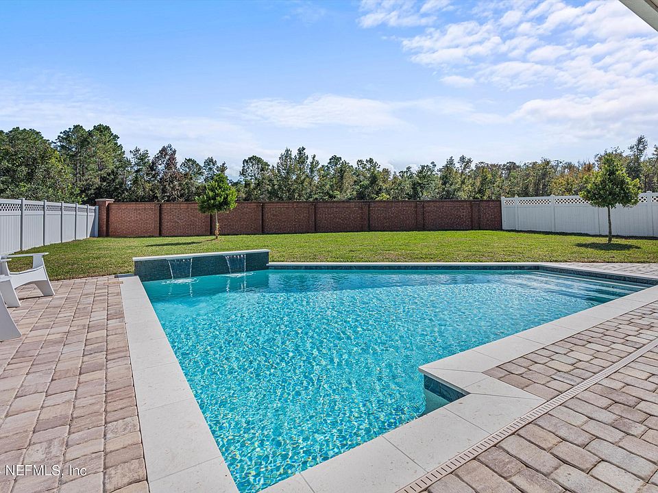 1st image of 200 GLADSTONE Court