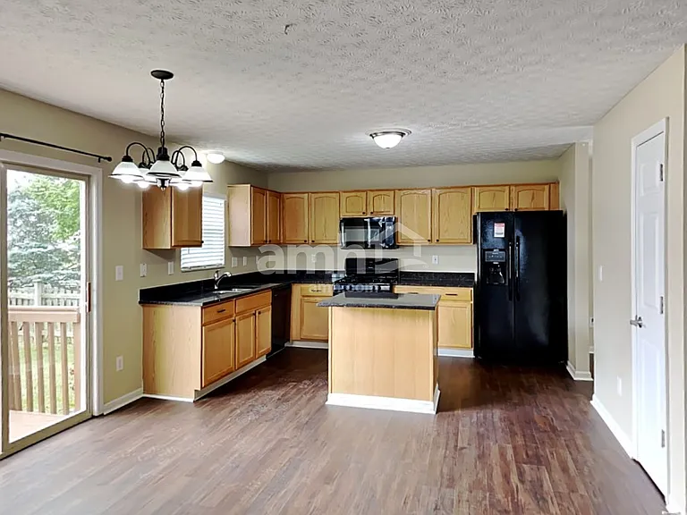 9255 Ruston Ln — Photo 5