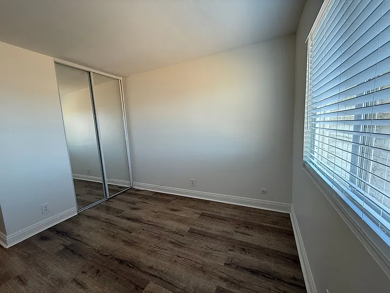 1475 Oakdale Ave — Photo 18
