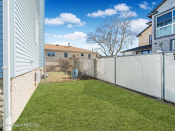 3rd image of 178 Cedar Ave