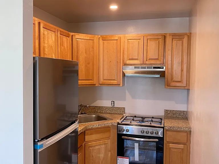 537 Warburton Ave #4 — Photo 4