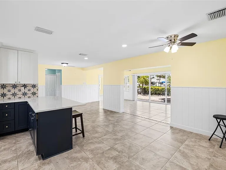 5541 Bayou Grande Blvd NE — Photo 13