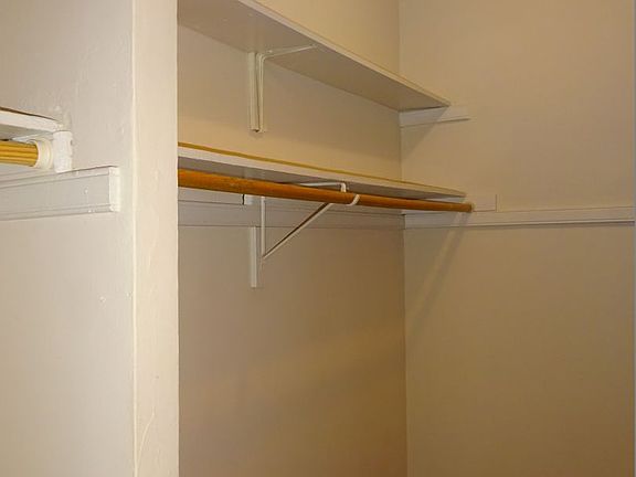 3rd image of 1530 Lasalle Ave APT 204