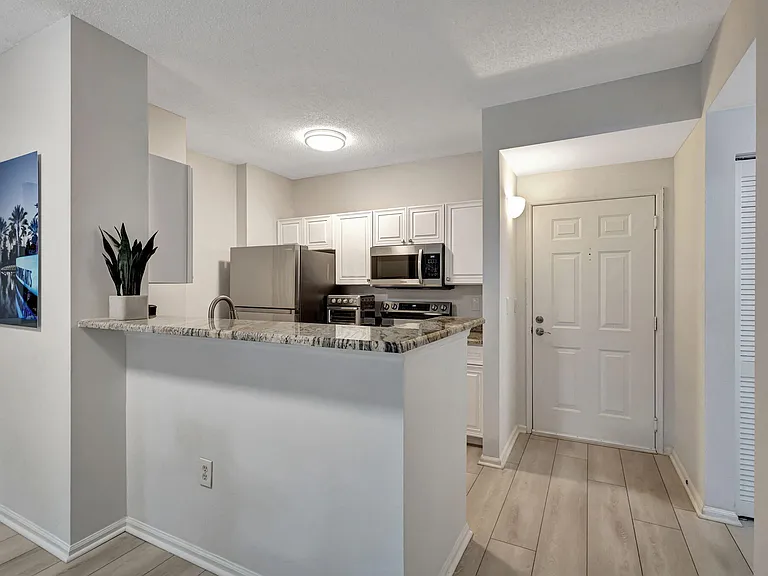 630 Sapodilla Ave #223 — Photo 10