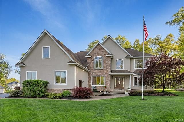1st image of 39 Briarwood Ln