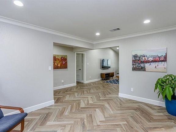 5th image of 7603 Braesglen Dr