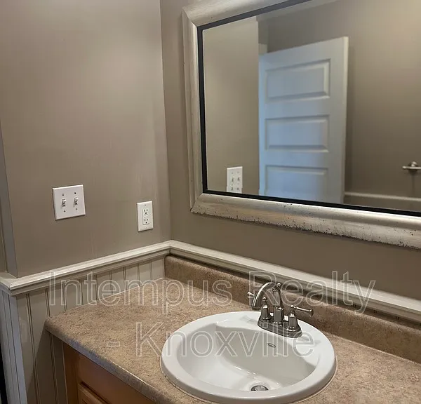 229 Deaderick Ave — Photo 36