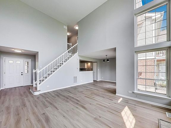 2nd image of 2105 Glasgow Ct #2105