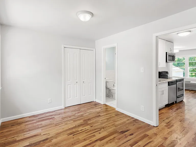 1009 N Buchanan Blvd #L — Photo 14