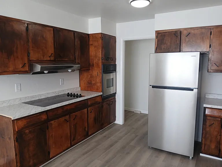 5475 S Elmwood St — Photo 11