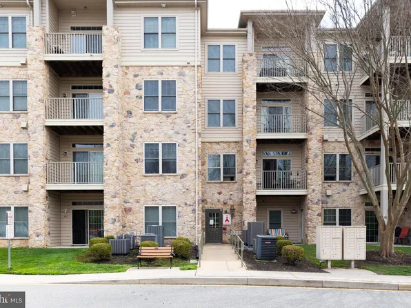 3000 Fountainview Cir, Newark, DE 19713