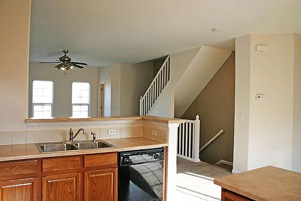 1102 Yellow Dogwood Hts — Photo 14