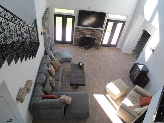 5th image of 388 Destrahan Dr