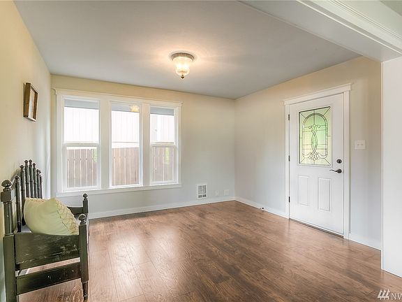 3rd image of 5719 N 46th St