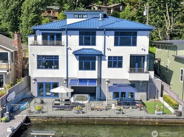 11762 Riviera Place NE, Seattle, WA 98125