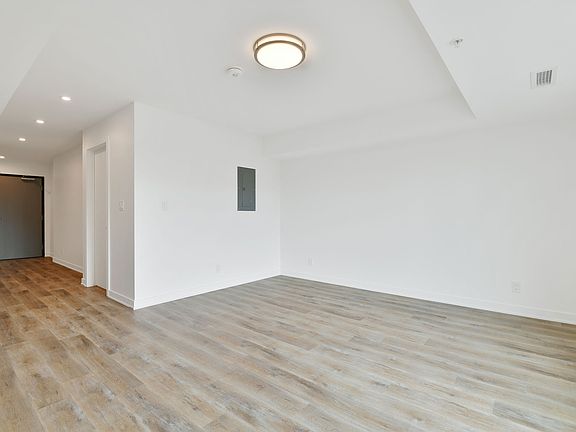 3rd image of 19 Robinson Ave #518