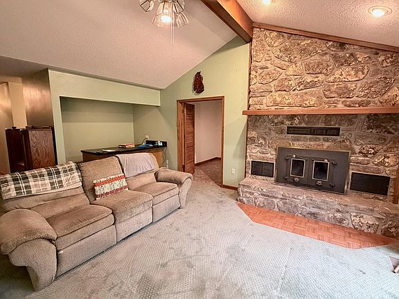 2nd image of 278 Mill Pond Rd