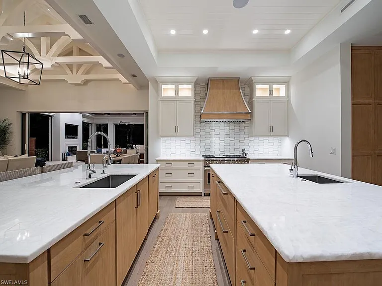 740 Banyan Blvd — Photo 8