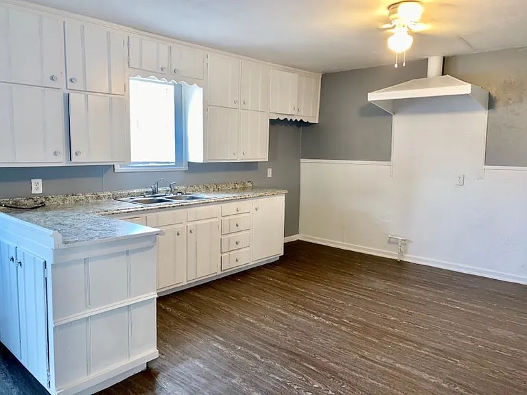 3113 Teak Ave — Photo 5