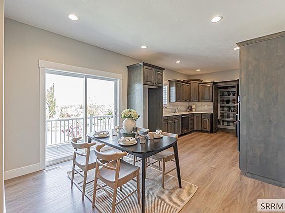 5th image of 3184 S Chartwell Gdn