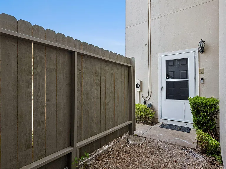 100 Lido Cir #H2 — Photo 15
