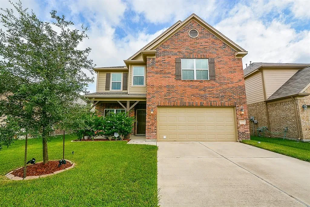 3 bed, 2.0 bath, 1730 sqft, $2,000 — Photo 1
