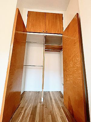 5th image of 304 Pleasant Ave APT 4R