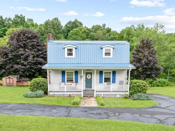 3132 Pipers Gap Rd, Galax, VA 24333