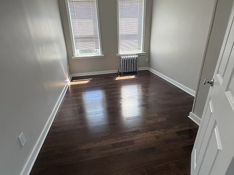 9 Bentley Ave #15D — Photo 7