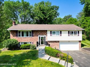 1265 Sagemont Ct, Niskayuna, NY 12309