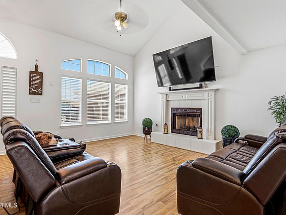 2nd image of 3921 Tierra Lana Way