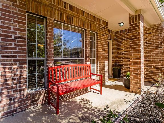 5th image of 25318 Sierra Woods Ln