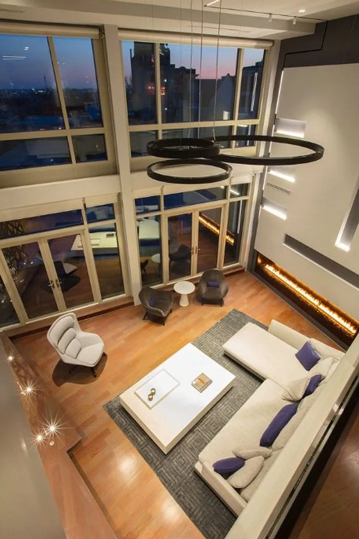 Stunning Views From This Spectacular And Stylish Penthouse In Heart Of Adams Morgan With Parking. — Photo 3
