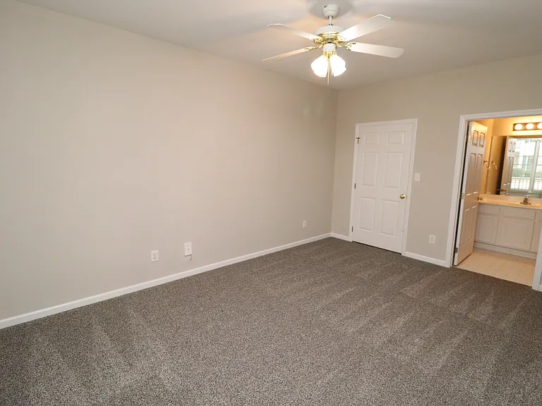 2812 Kudrow Ln — Photo 15