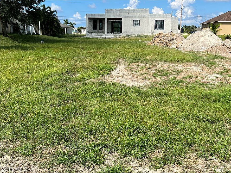 2nd image of 114 SW 36th Pl