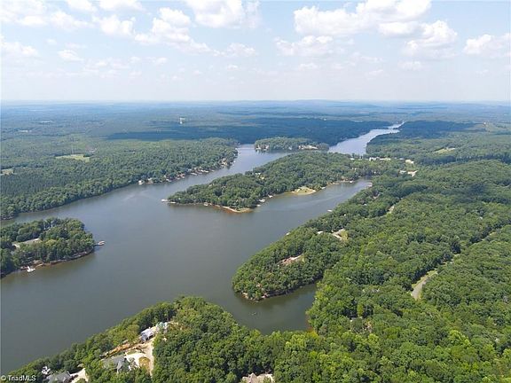 4th image of 135 Boulder Ridge Dr